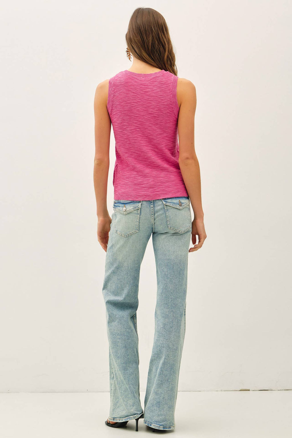 Round Neck Sleeveless Knit Top