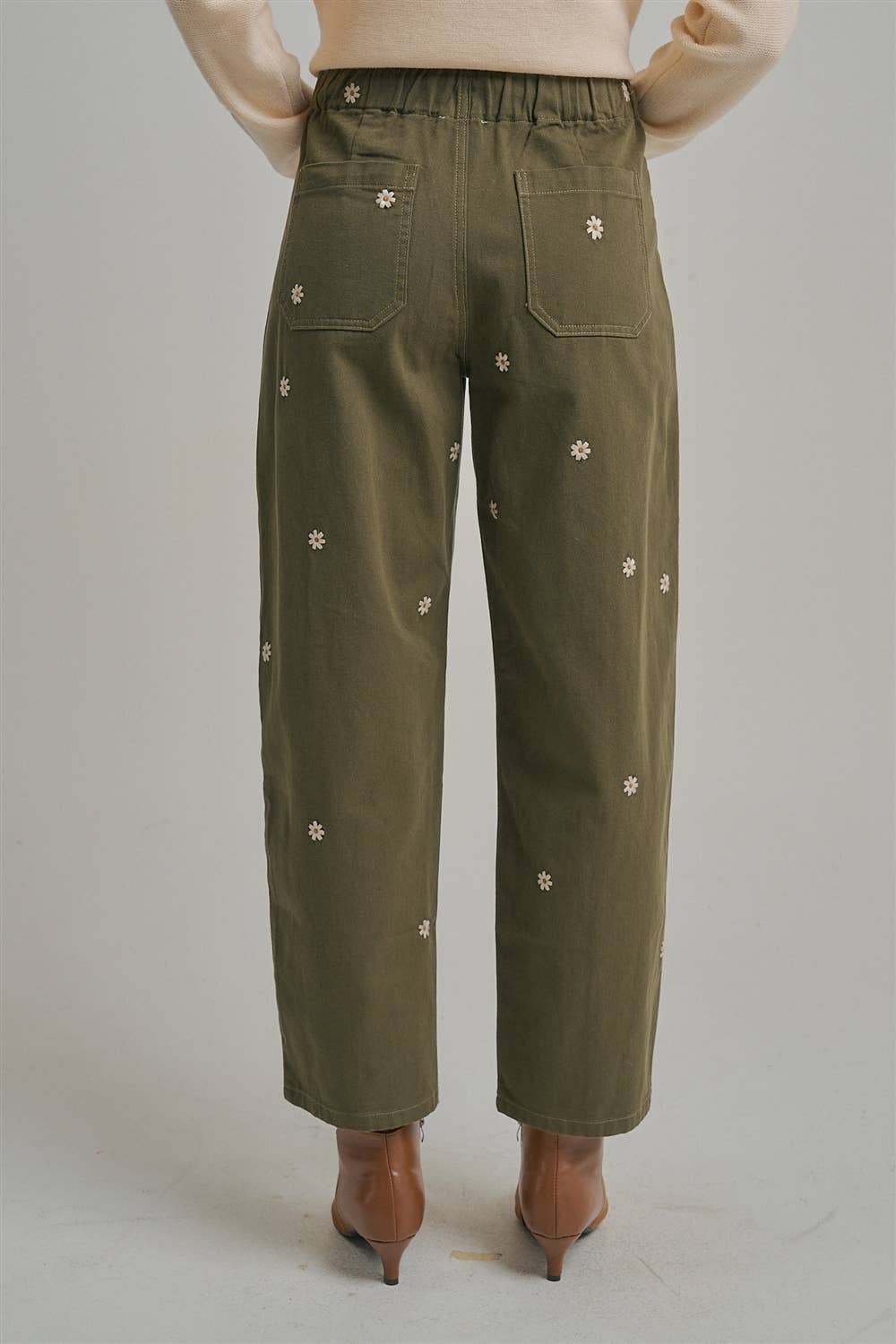 Floral Embroidered Barrel Shaped Relaxed Pants Olive