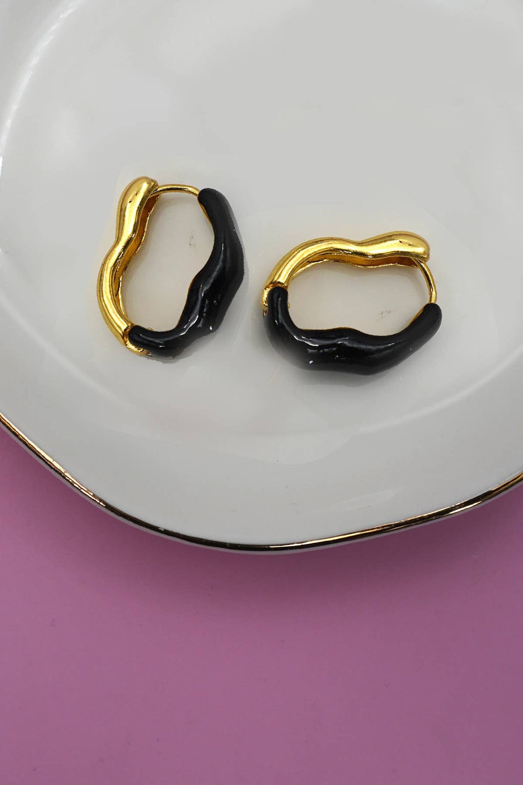 Geometric Oval Shape Epoxy Edge Hoop Earrings