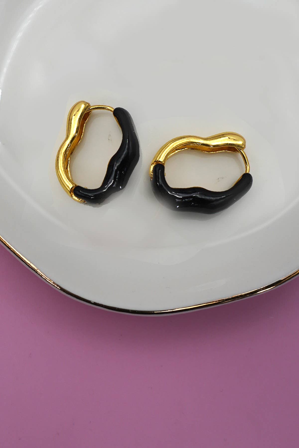 Geometric Oval Shape Epoxy Edge Hoop Earrings