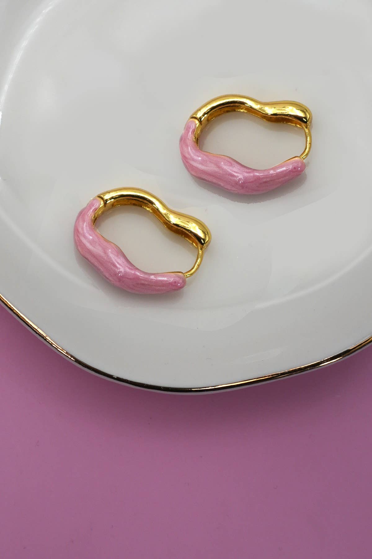 Geometric Oval Shape Epoxy Edge Hoop Earrings