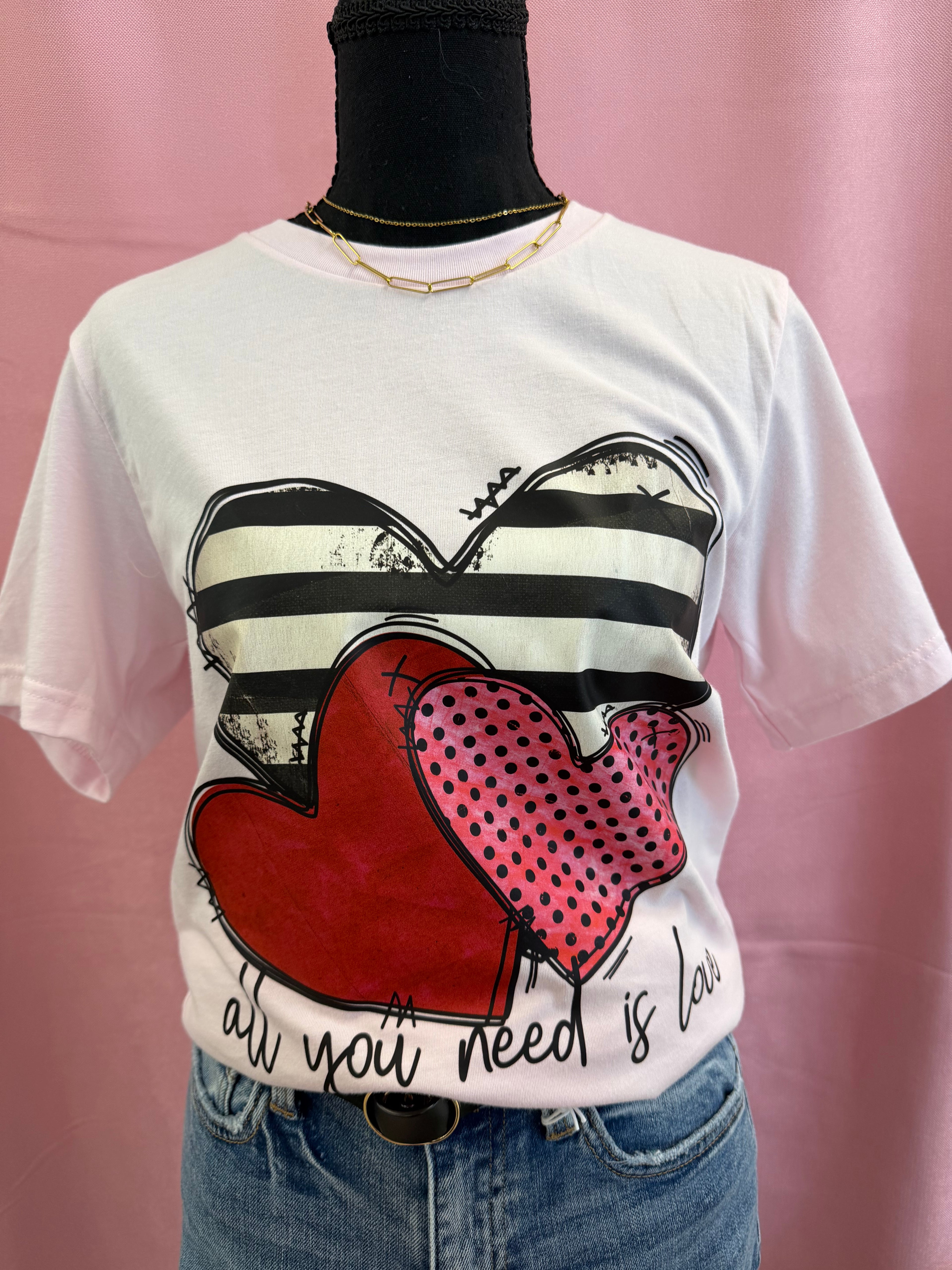 All You Need Is Love T-Shirt Pink