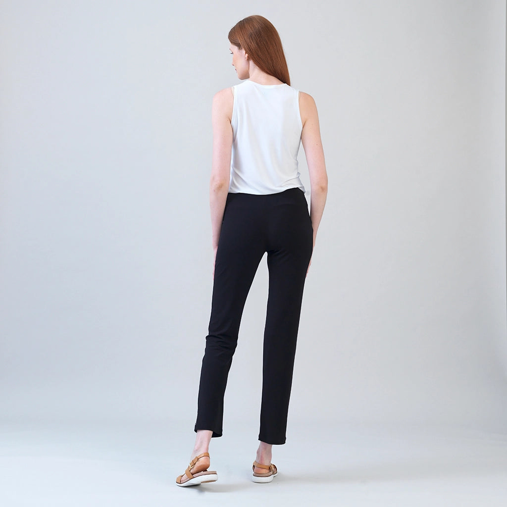 Signature Straight Leg Pant